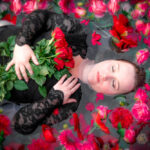 l'oeil de jo photographe macon solutré cluny bourg en bresse villefranche séance photo shooting fleurs rose picine eau (1) exp