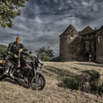 l'oeil de jo photographe macon solutré cluny bourg en bresse villefranche séance photo shooting moto homme chateau onyrique dramatique féérique (1)