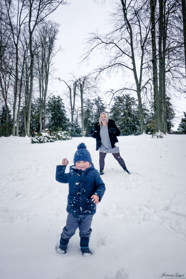 l'oeil de jo photographe macon solutré cluny bourg en bresse villefranche séance photo shooting famille neige enfant (1)