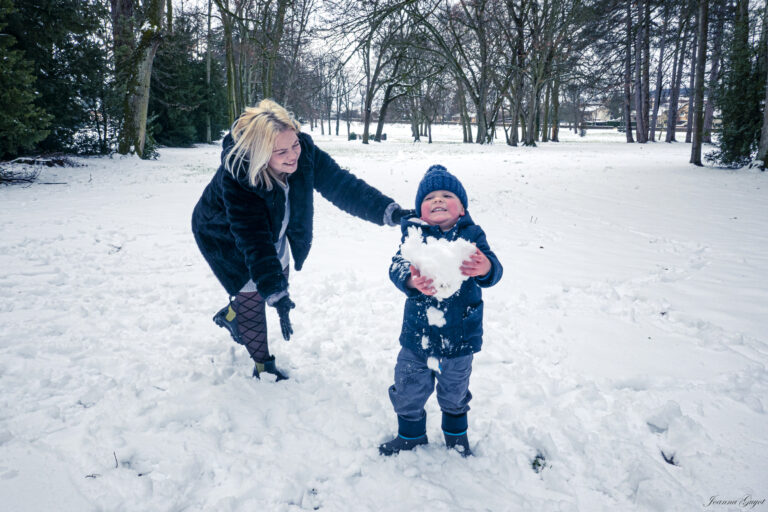 l'oeil de jo photographe macon solutré cluny bourg en bresse villefranche séance photo shooting famille neige enfant (3)