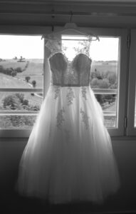 l'oeil de jo photographe macon solutré cluny bourg en bresse villefranche séance photo shooting mariage préparation bouquet robe témoins mariée (1) exp