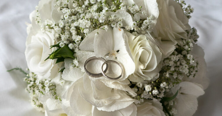 l'oeil de jo photographe macon solutré cluny bourg en bresse villefranche séance photo shooting mariage préparation bouquet robe témoins mariée (2) exp