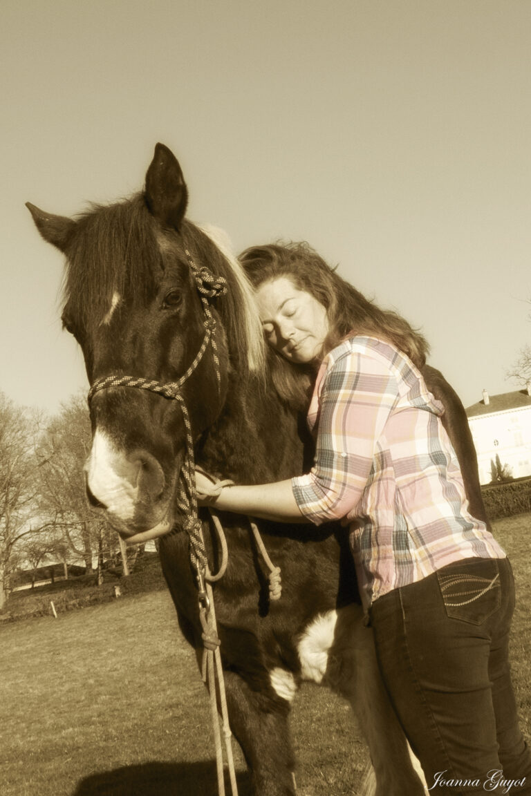 l'oeil de jo photographe macon solutré cluny bourg en bresse villefranche séance photo shooting naturel femme cheval (2)