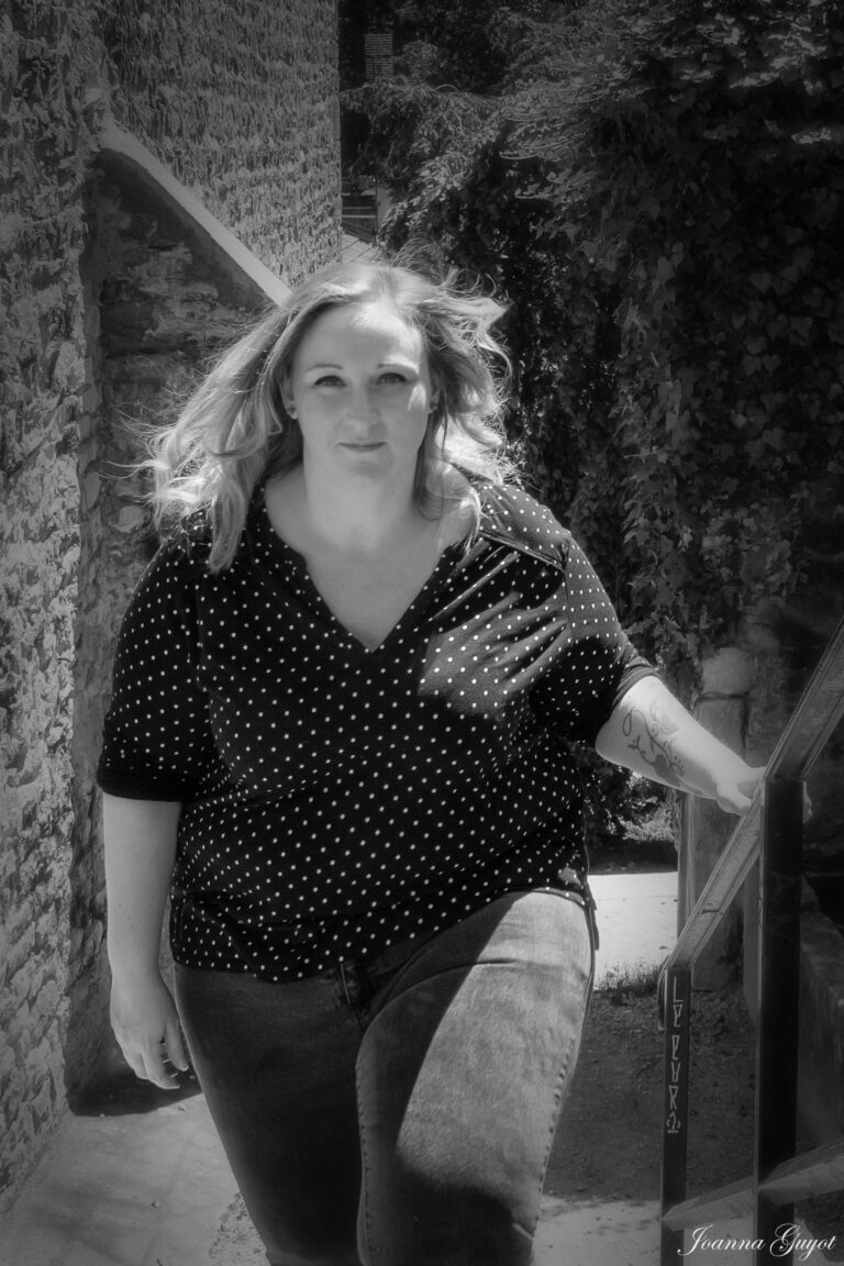 l'oeil de jo photographe macon solutré cluny bourg en bresse villefranche séance photo shooting naturel femme ville