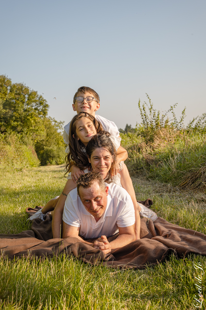 l'oeil de jo photographe solutré macon cluny belleville bourg en bresse séance photo shooting famille nature fun (2)