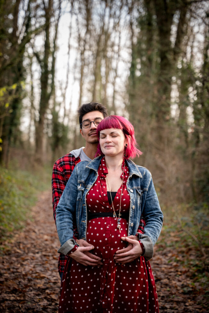 l'oeil de jo photographe solutré macon cluny belleville bourg en bresse séance photo shooting grossesse nature couple (2)