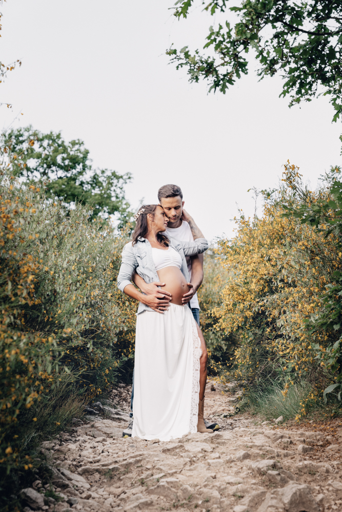 l'oeil de jo photographe solutré macon cluny villefranche bourg en bresse shooting séance photo bohème grossesse extérieur couple naissance (3) exp