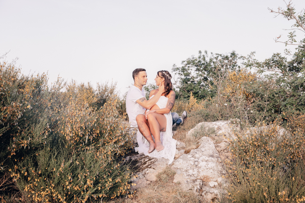 l'oeil de jo photographe solutré macon cluny villefranche bourg en bresse shooting séance photo bohème grossesse extérieur couple naissance (4) exp