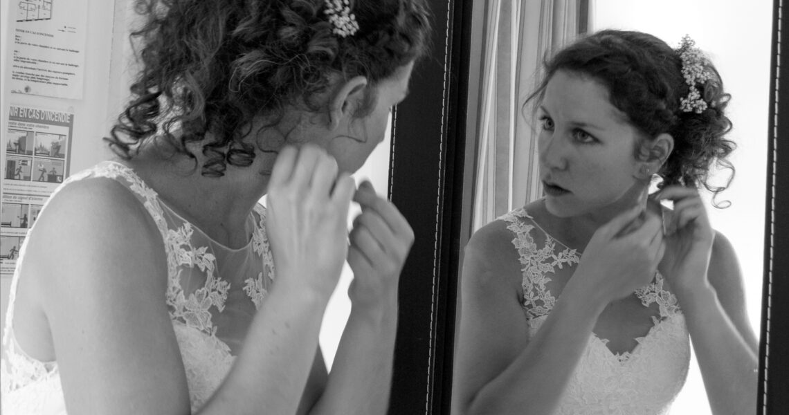 l'oeil de jo photographe macon solutré cluny bourg en bresse villefranche séance photo shooting mariage préparation bouquet robe témoins mariée (7) exp diapo