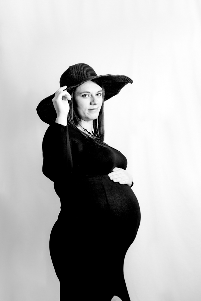 l'oeil de jo photographe solutré macon cluny villefranche bourg en bresse shooting séance photo grossesse studio maman nouveau né fond blanc (3) exp