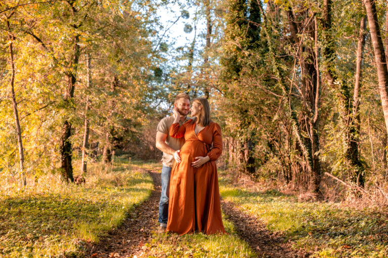 l'oeil de jo photographe Solutré macon cluny belleville bourg en bresse séance photo shooting automne nature grossesse portrait naturel couple bébé (10) exp