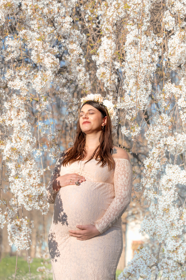 l'oeil de jo photographe Solutré macon cluny belleville bourg en bresse séance photo shooting fleur printemps été doux artistique onyrique romantique grossesse (7) exp