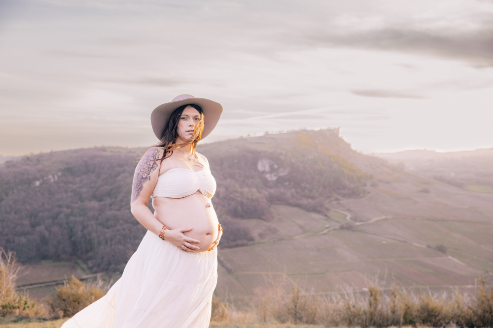 loeil de jo photographe solutre macon cluny belleville bourg en bresse seance photo shooting grossesse couple chien boheme moody robe 3 exp