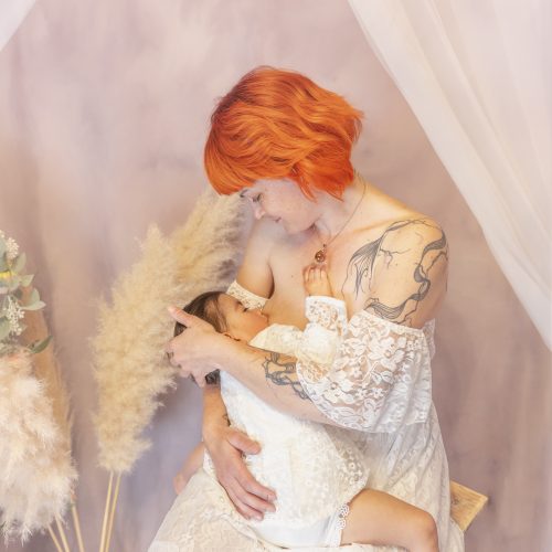 l'oeil de jo photographe macon solutré cluny bourg en bresse villefranche séance photo shooting studio thème bohème allaitement bébé maman fauteuil emmanuel (5) exp